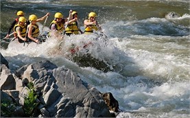 Рафтинг в быстрые воды в Болгарии