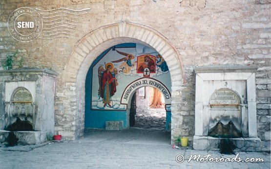Вход в монастырь -  Бачково