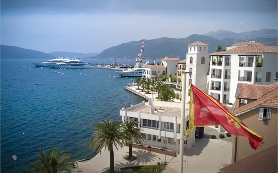 Tivat, costa del Adriático