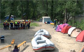 Рафт сафари в бързи води