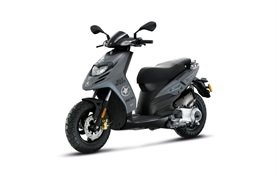 Piaggio Typhoon 125cc - alquiler de scooters en Santorini