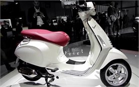 Piaggio Vespa 125 Primavera scooter rental in Italy