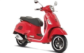 Piaggio Vespa 125 scooter rental in Italy