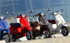 Piaggio Vespa 125 scooter rental in Spain