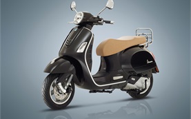 Piaggio Vespa GTS 125 - scooter rental in Faro