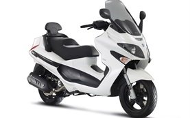 Piaggio X-EVO 125 alquiler de scooters en París