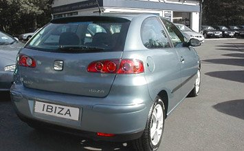 Vista posterior » 2004 Seat Ibiza