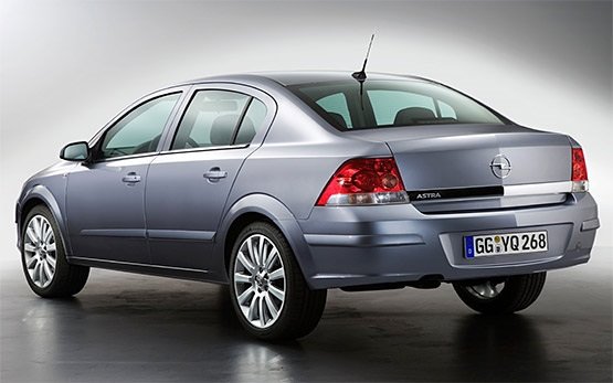 Rear view » 2010 Opel Astra Automatic