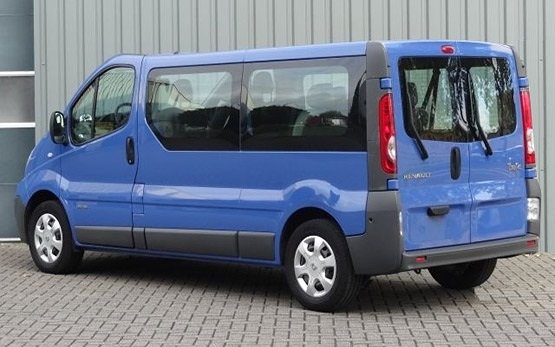 Rear view » 2009 Renault Trafic 8+1