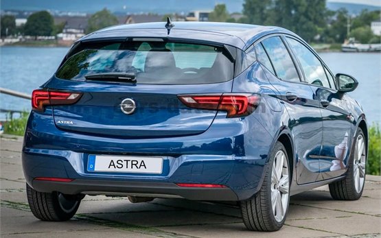 Rear view » Opel Astra Hatchback