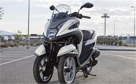 Yamaha Tricity 125cc - scooter rental in Barcelona